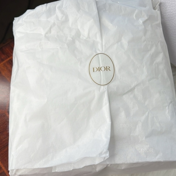 Dior Box, Ribbons, Shredded paper & Tissue Papers White Gold Dior Logo - Picture 4 of 8